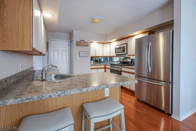 1 Pinehurst Dr, Washington Twp., NJ 07882