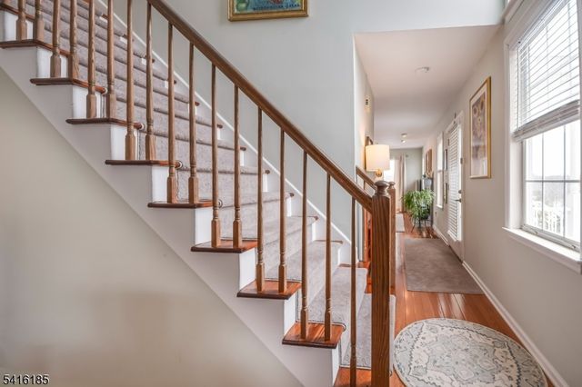 1 Pinehurst Dr, Washington Twp., NJ 07882