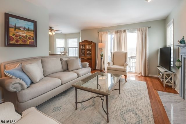 1 Pinehurst Dr, Washington Twp., NJ 07882