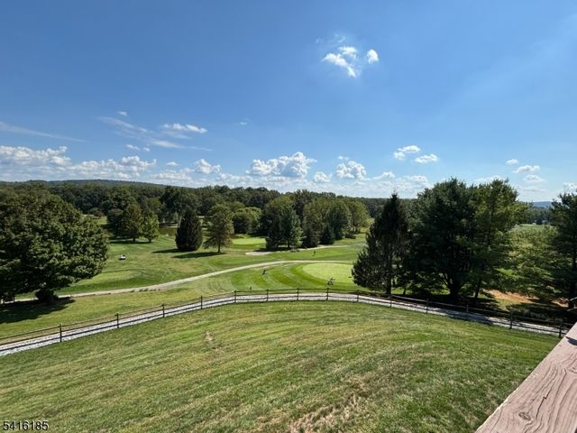 1 Pinehurst Dr, Washington Twp., NJ 07882