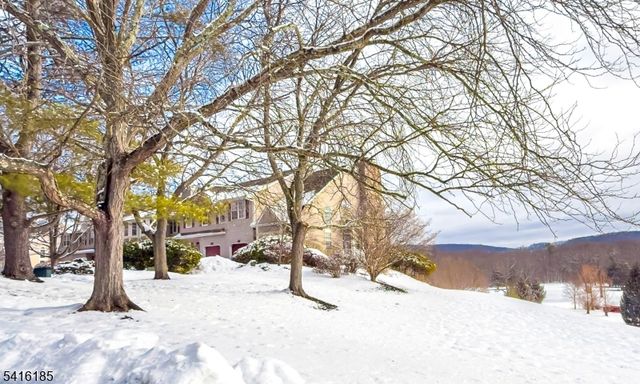 1 Pinehurst Dr, Washington Twp., NJ 07882