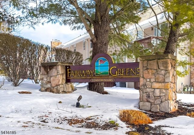 1 Pinehurst Dr, Washington Twp., NJ 07882