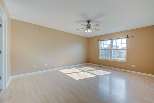 880 Countryfield Lane, Elgin, IL 60120