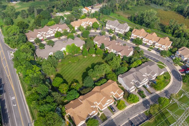 880 Countryfield Lane, Elgin, IL 60120