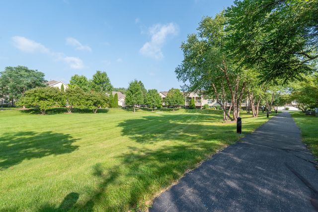 880 Countryfield Lane, Elgin, IL 60120