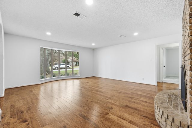 401 Monti Drive, Lewisville, TX 75057