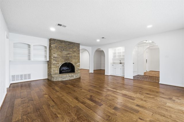 401 Monti Drive, Lewisville, TX 75057