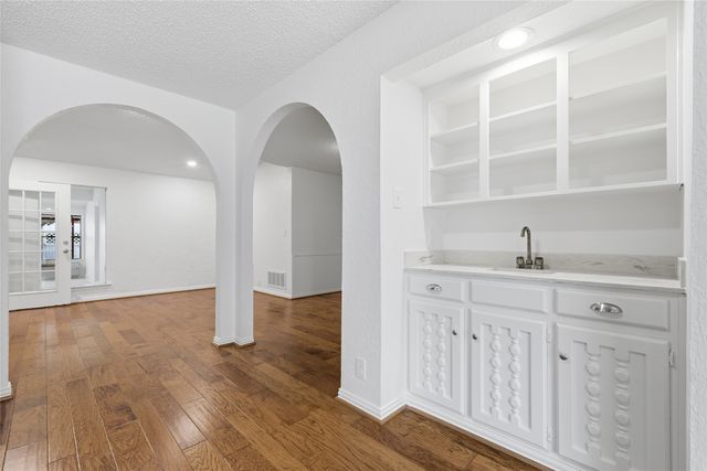 401 Monti Drive, Lewisville, TX 75057