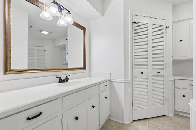 401 Monti Drive, Lewisville, TX 75057