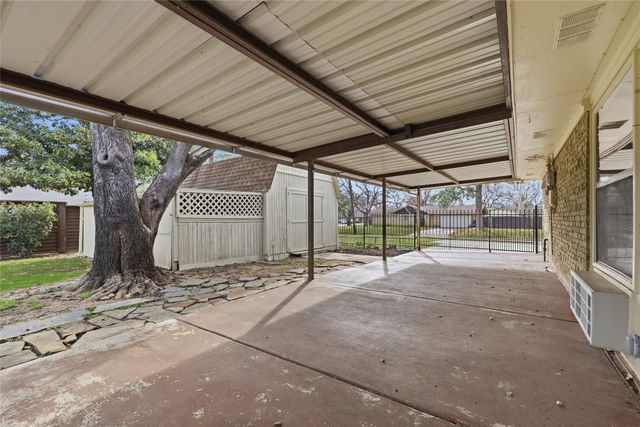 401 Monti Drive, Lewisville, TX 75057