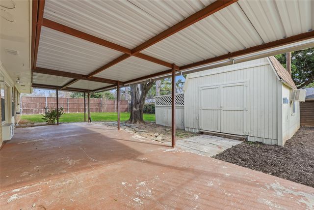 401 Monti Drive, Lewisville, TX 75057