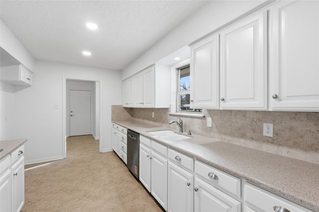 401 Monti Drive, Lewisville, TX 75057