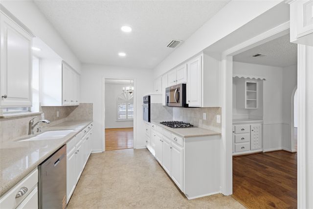 401 Monti Drive, Lewisville, TX 75057