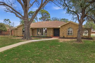 401 Monti Drive, Lewisville, TX 75057