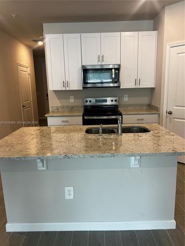 478 Salisbury Cir, Fort Pierce, FL 34982