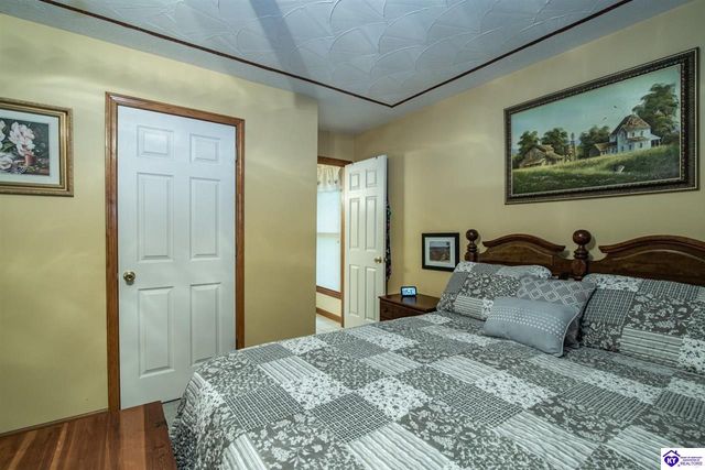 17 Bittersweet Place, Brandenburg, KY 40108