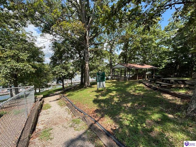 17 Bittersweet Place, Brandenburg, KY 40108