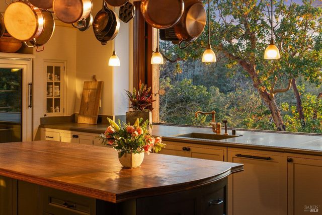 232 N Fork Crystal Springs Rd, St. Helena, CA 94574