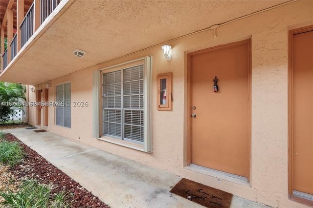 7241 Miami Lakes Dr D19, Miami Lakes, FL 33014