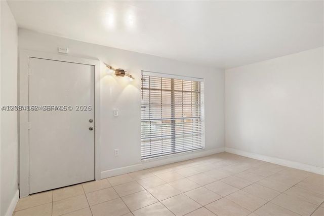 7241 Miami Lakes Dr D19, Miami Lakes, FL 33014