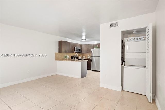 7241 Miami Lakes Dr D19, Miami Lakes, FL 33014