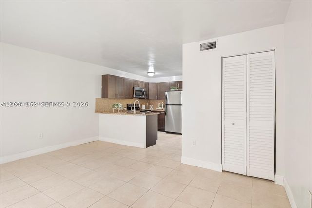 7241 Miami Lakes Dr D19, Miami Lakes, FL 33014