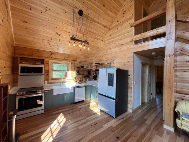 375 County Road 401, Madisonville, TN 37354