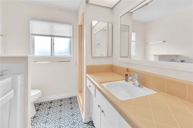 622 Esther Way, Redlands, CA 92373