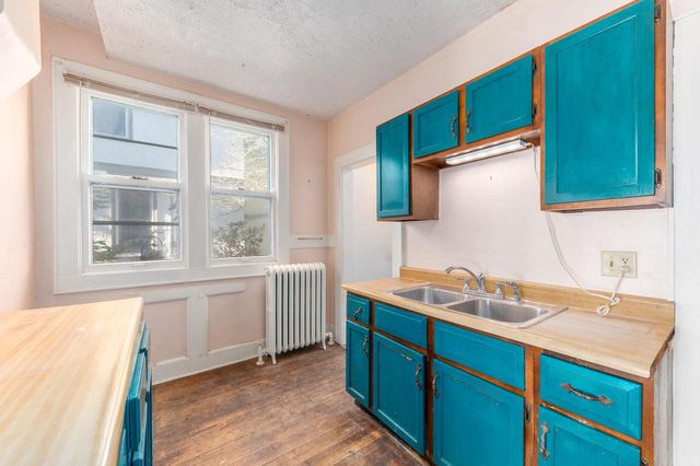 2226 E Newton AVENUE, Shorewood, WI 53211