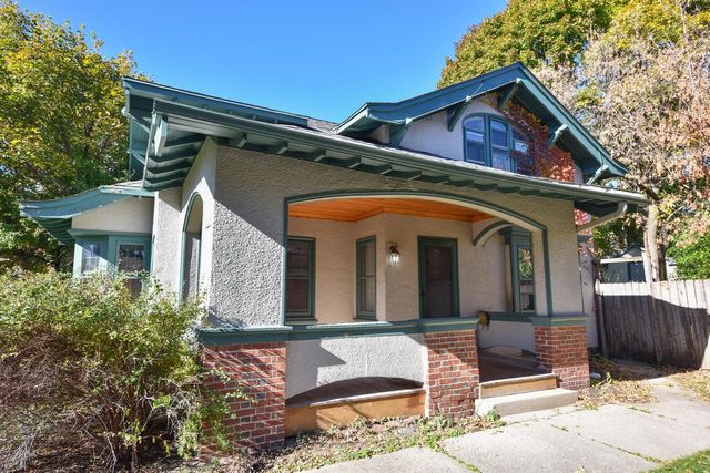 2226 E Newton AVENUE, Shorewood, WI 53211