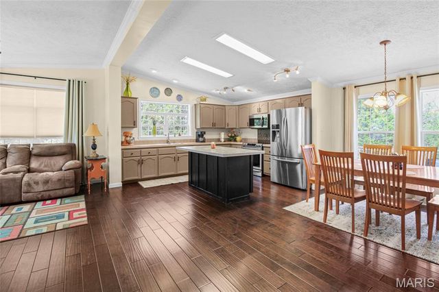 106 Bridle Trail Drive, Robertsville, MO 63072