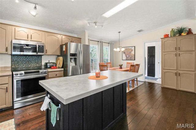 106 Bridle Trail Drive, Robertsville, MO 63072
