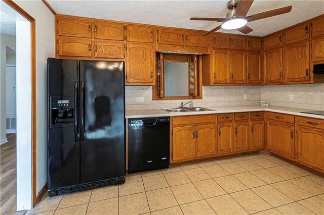 7123 Forest Lane, Union City, GA 30291