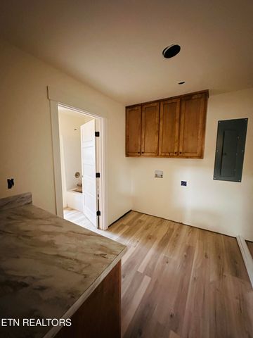 803 Old Poplar Cove Rd, Jamestown, TN 38556