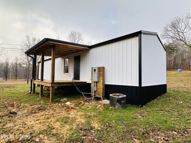 803 Old Poplar Cove Rd, Jamestown, TN 38556