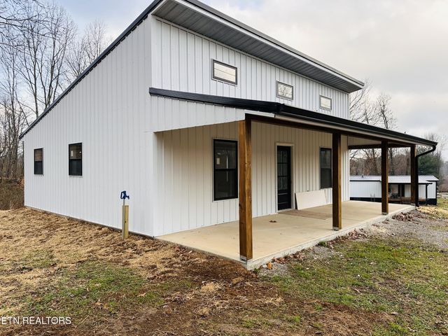 803 Old Poplar Cove Rd, Jamestown, TN 38556