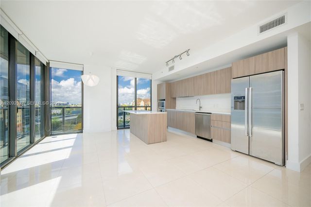 201 SW 17th Road 701, Miami, FL 33129