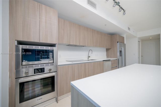 201 SW 17th Road 701, Miami, FL 33129