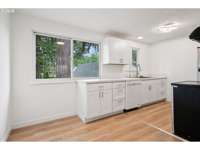 3924 Se 168TH Ave, Portland, OR 97236