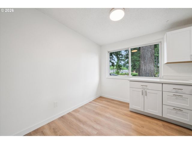 3924 Se 168TH Ave, Portland, OR 97236