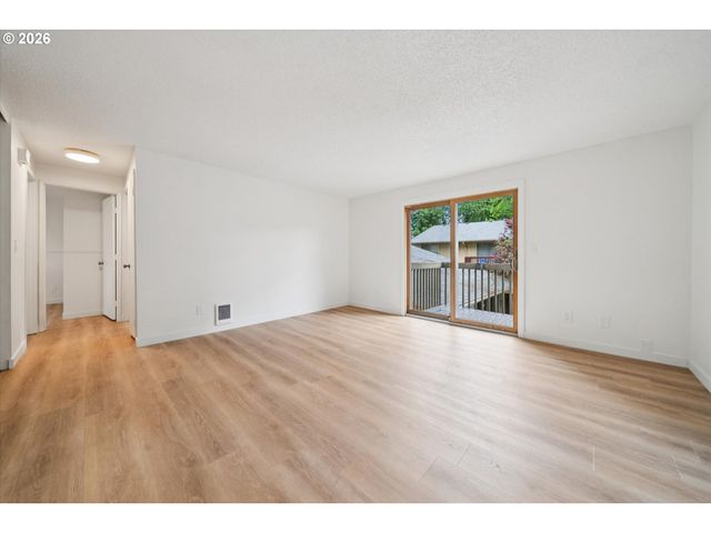 3924 Se 168TH Ave, Portland, OR 97236