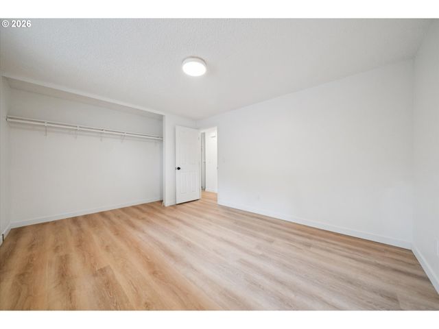 3924 Se 168TH Ave, Portland, OR 97236