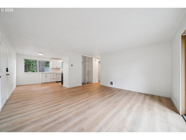 3924 Se 168TH Ave, Portland, OR 97236