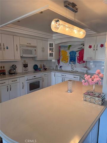 4002 Calle Sonora, Laguna Woods, CA 92637