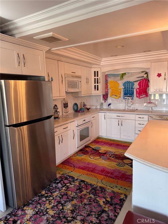 4002 Calle Sonora, Laguna Woods, CA 92637