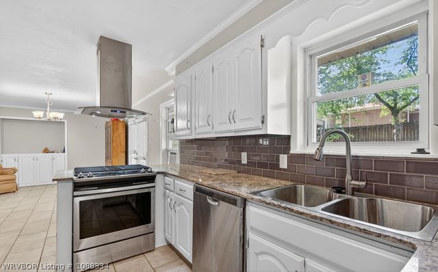 215 N 57th Street, Fort Smith, AR 72903