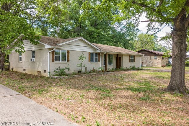 215 N 57th Street, Fort Smith, AR 72903