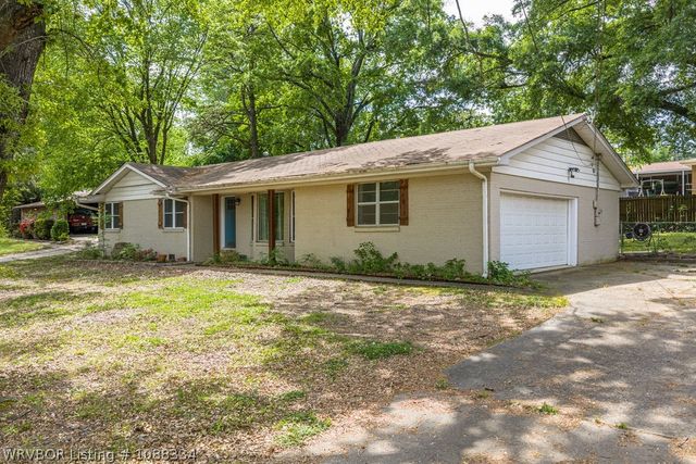 215 N 57th Street, Fort Smith, AR 72903