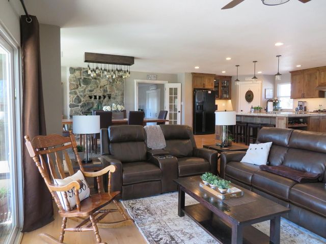 4900 Pleasant Valley Rd, Oakdale, CA 95361