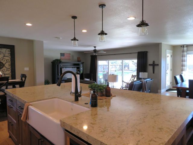 4900 Pleasant Valley Rd, Oakdale, CA 95361